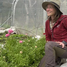 L’art floral en Haute-Provence : Joëlle et son Champ des Ombelles