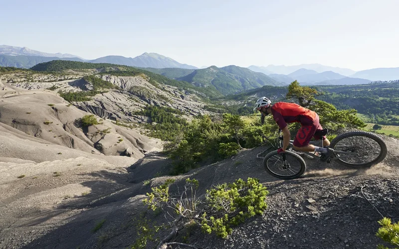 VTT dans les Terres Noires